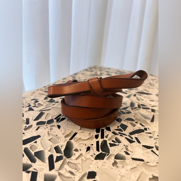 Brown leather belt with bow - Picture 2 of 4